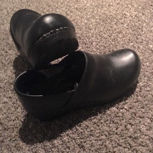 Non-slip clogs